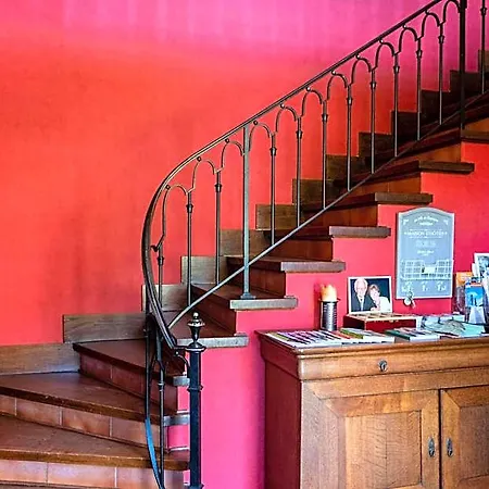 El Tyu Bed & Breakfast 3*