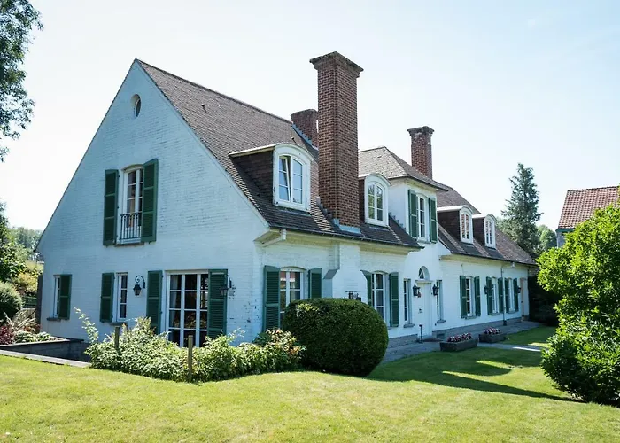 El Tyu 3* Écaussinnes-dʼEnghien