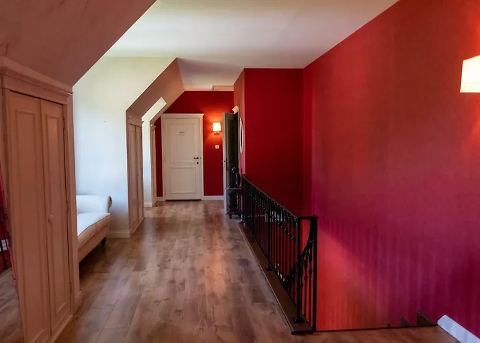 El Tyu 3* Écaussinnes-dʼEnghien